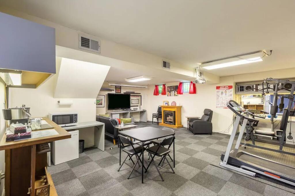 Lrge 5 Bedroom 9 Beds Near Dc-Pool, Hot Tub, Gym, Game Rm, Fire Pit Bowie Esterno foto