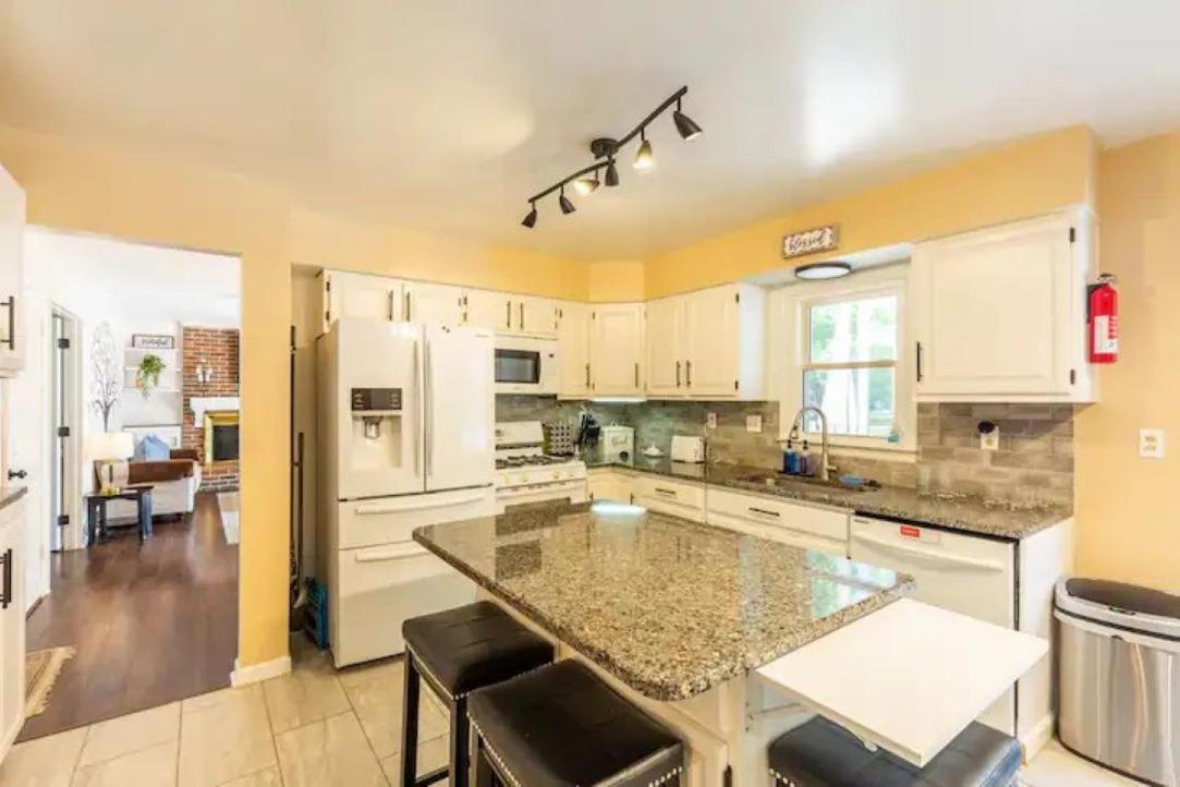 Lrge 5 Bedroom 9 Beds Near Dc-Pool, Hot Tub, Gym, Game Rm, Fire Pit Bowie Esterno foto