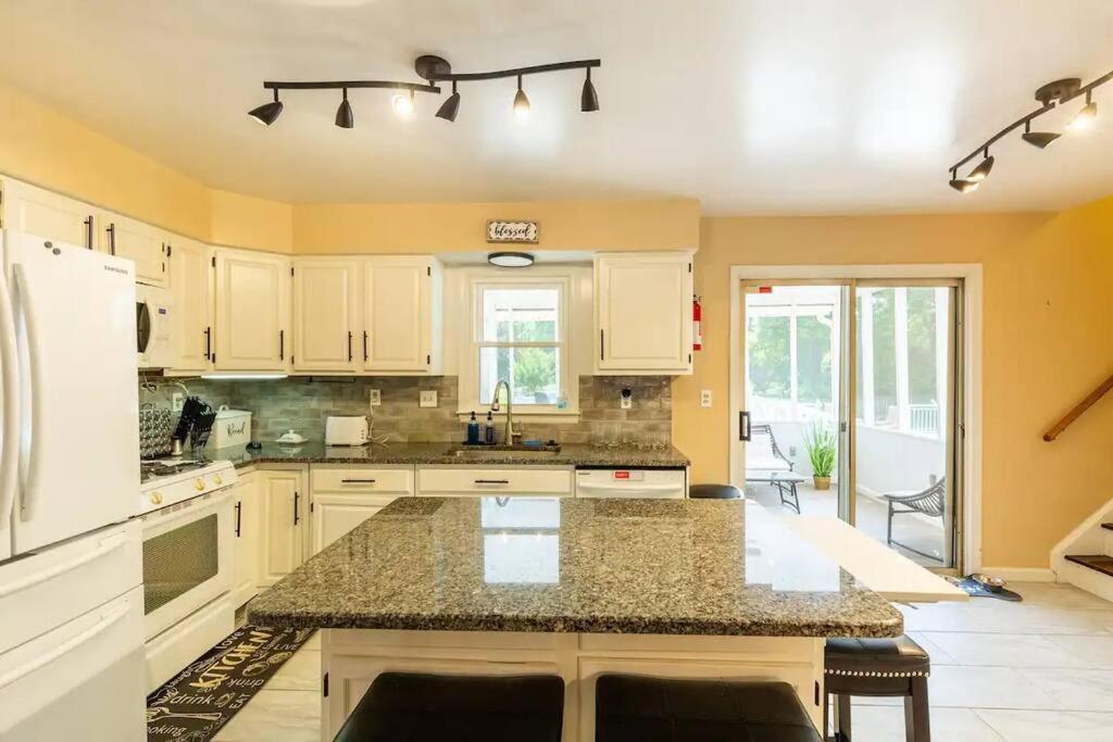 Lrge 5 Bedroom 9 Beds Near Dc-Pool, Hot Tub, Gym, Game Rm, Fire Pit Bowie Esterno foto